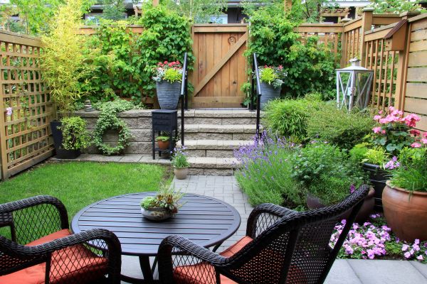 Small Yard Landscaping in Kent